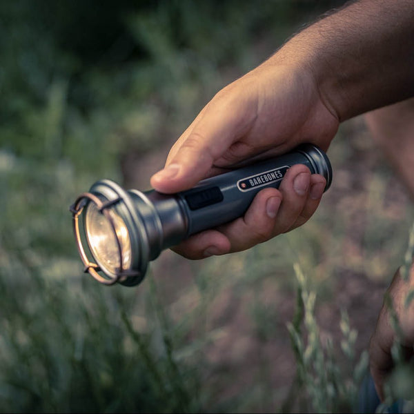 LIV-257_Vintage_Flashlight_Lifestyle_03