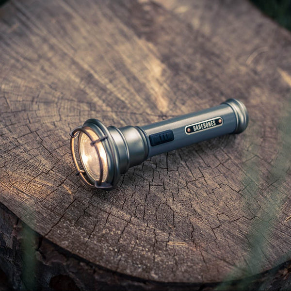 LIV-257_Vintage_Flashlight_Lifestyle_06