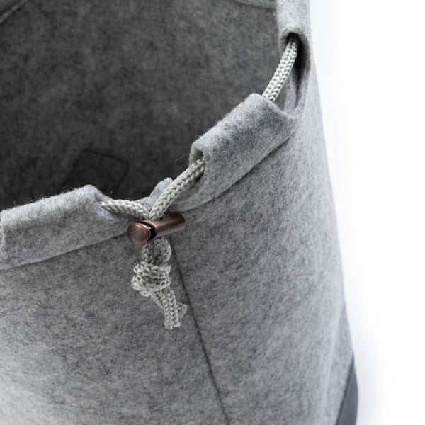 LIV-279_FeltLanternStorageBag_OnWhite_05