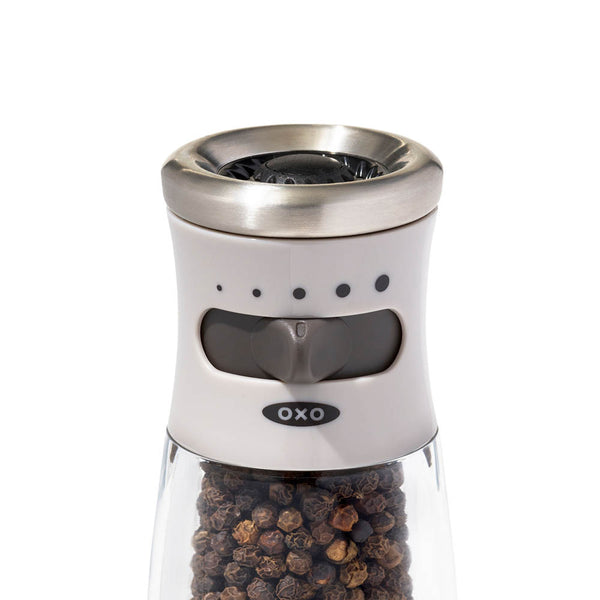 gg_oxo airstream mess free pepper grinder_7c_W_RGB