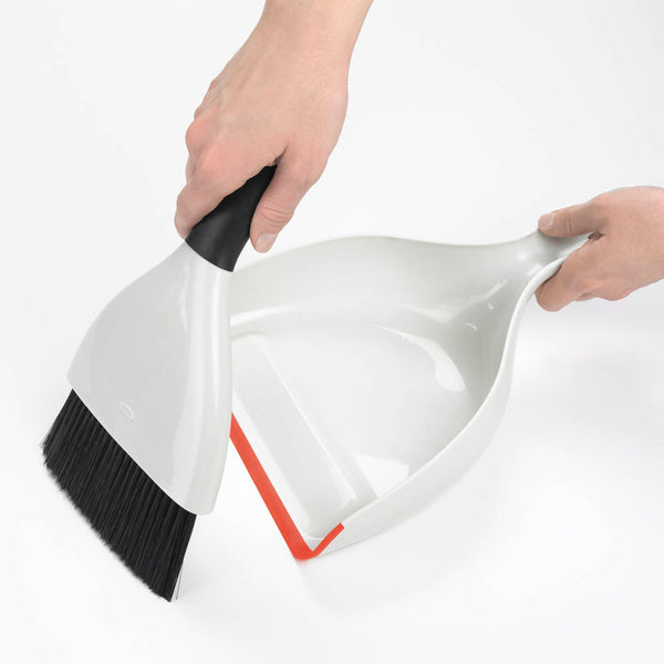 oxo airstream dustpan and brush set_2 (1)