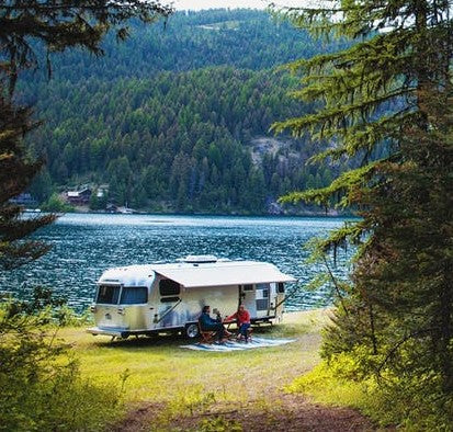 International-Serenity-Travel-Trailers-2018-camping-by-the-lake (2)
