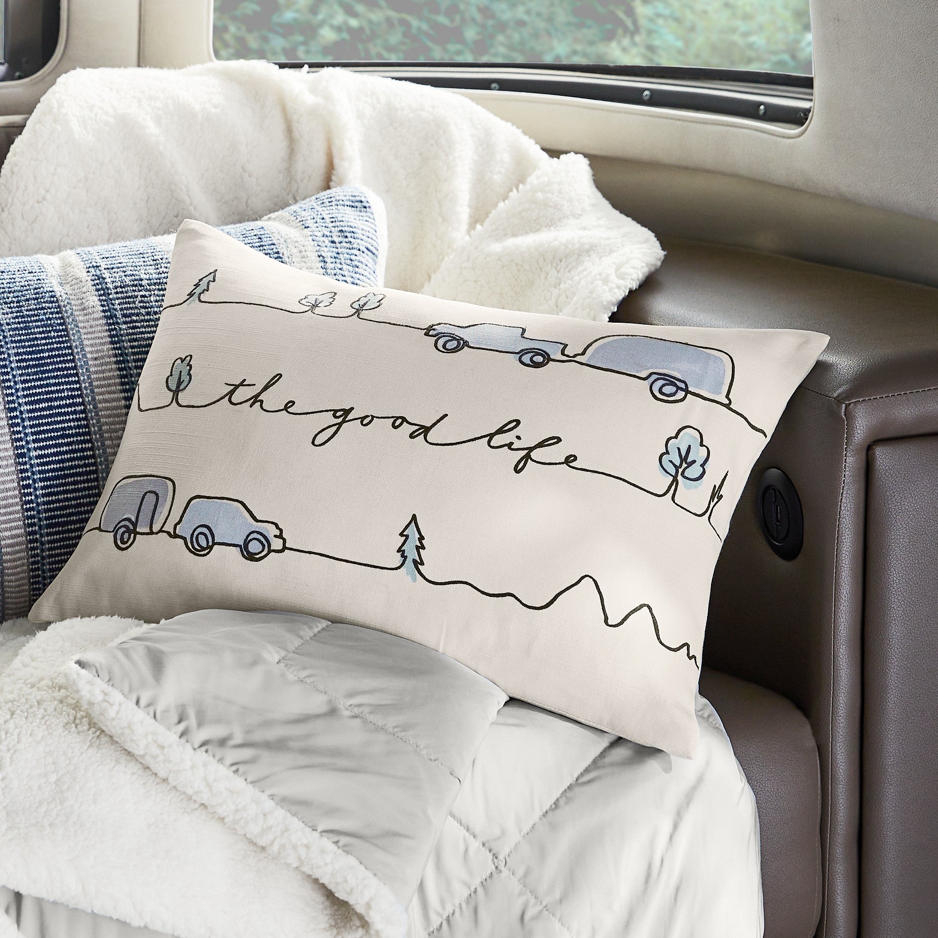 https://airstreamsupplycompany.com/cdn/shop/files/S21sp57_Pillows_V2_15186X_MOCKUP.jpg?v=1689474992