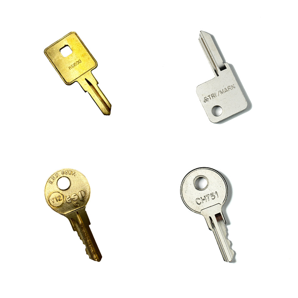 Four distinct Airstream Cut Key Bundle keys for Safari Travel Trailers, each featuring unique grooves and markings, are arranged in a grid pattern against a white background.